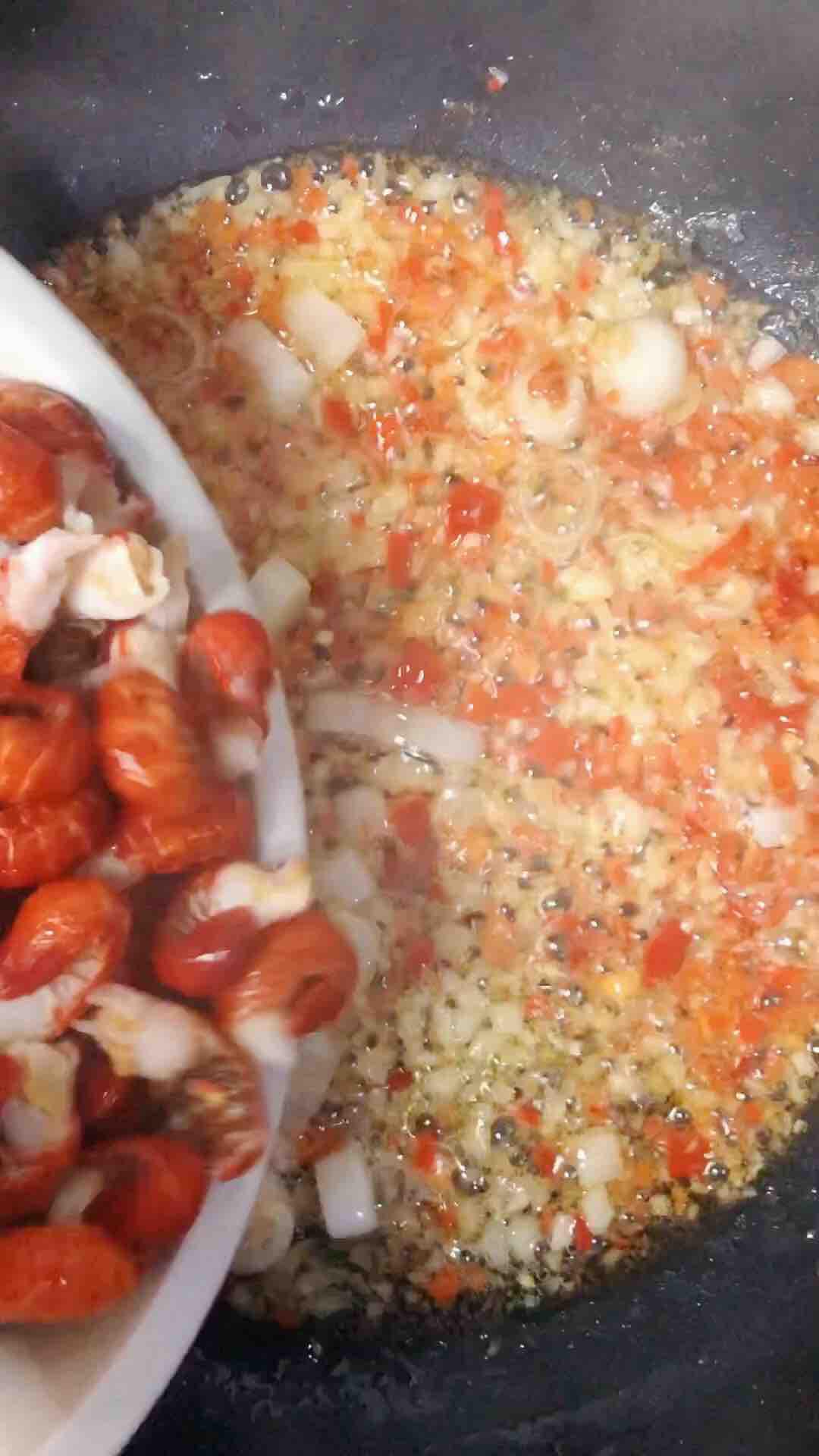 蒜蓉米椒蝦尾的做法-蒜香味炒菜譜