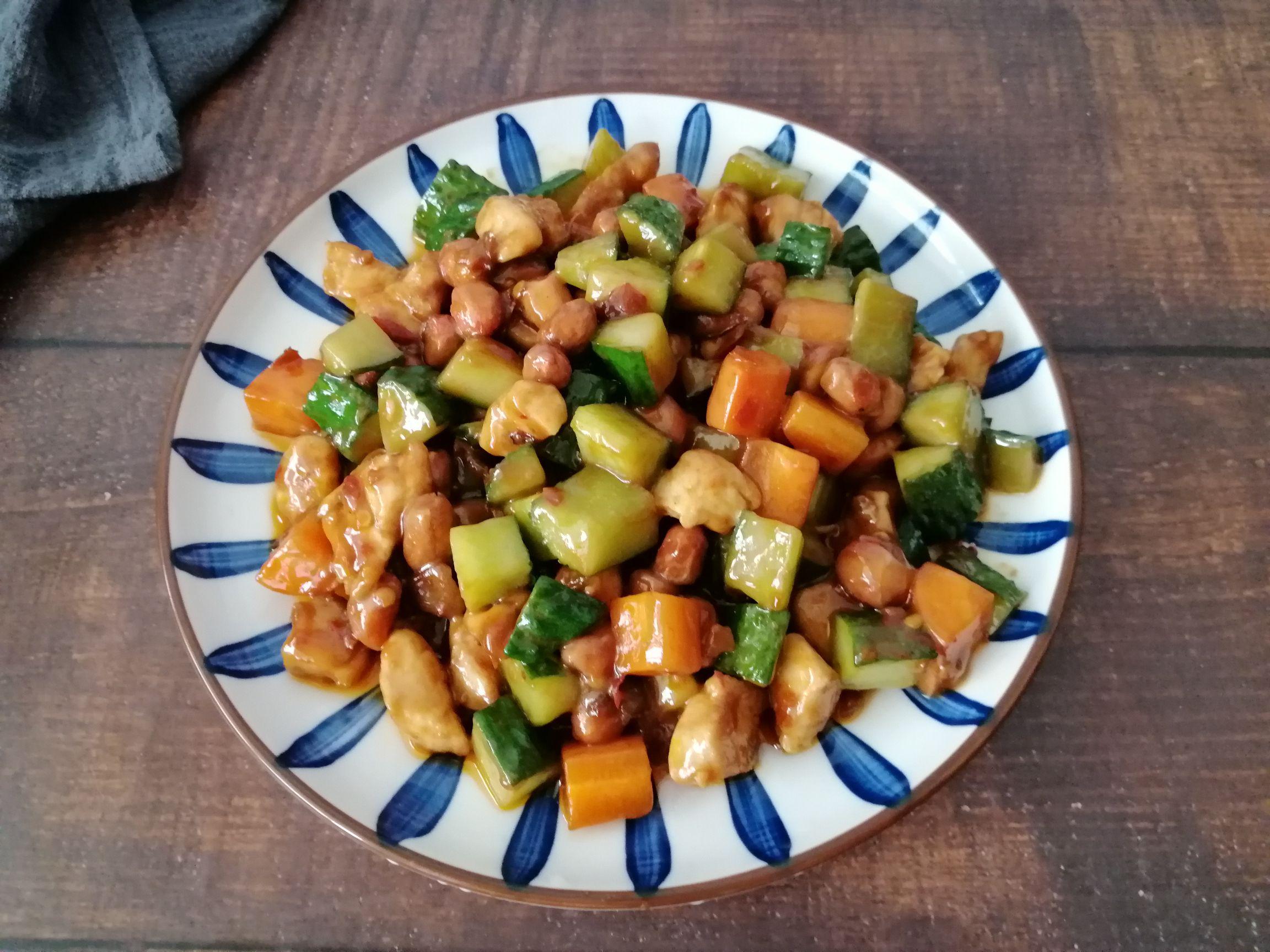 宮保雞丁的做法-酸辣味炒菜譜