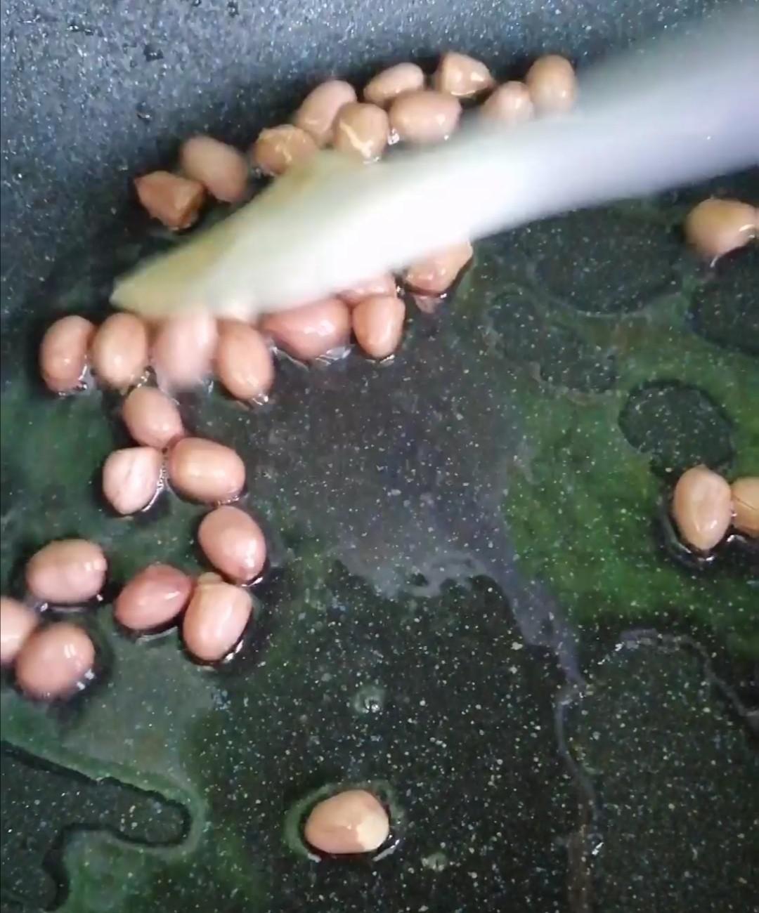 宮保雞丁的做法-酸辣味炒菜譜