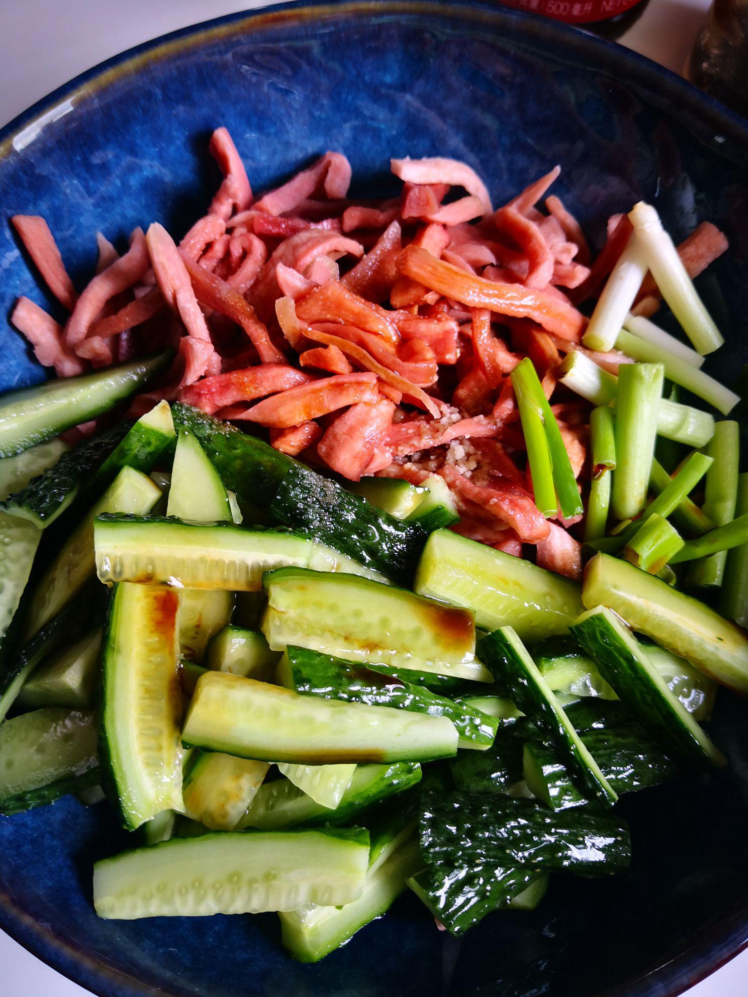 小米辣蘿卜干的做法-酸辣味拌菜譜