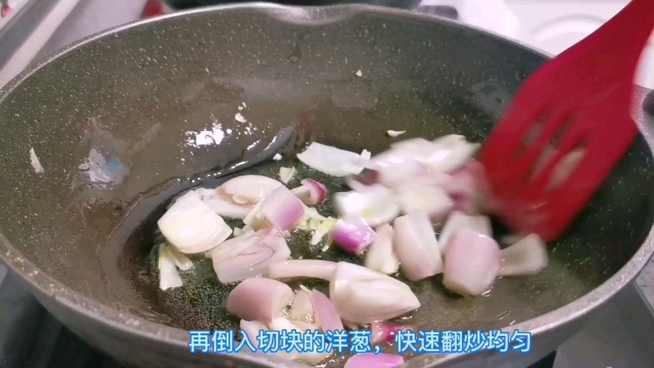 2塊咖喱就能搞定的美味，不需要其他調味品，兒子說比買的好吃多了的做法-咖喱味煮菜譜