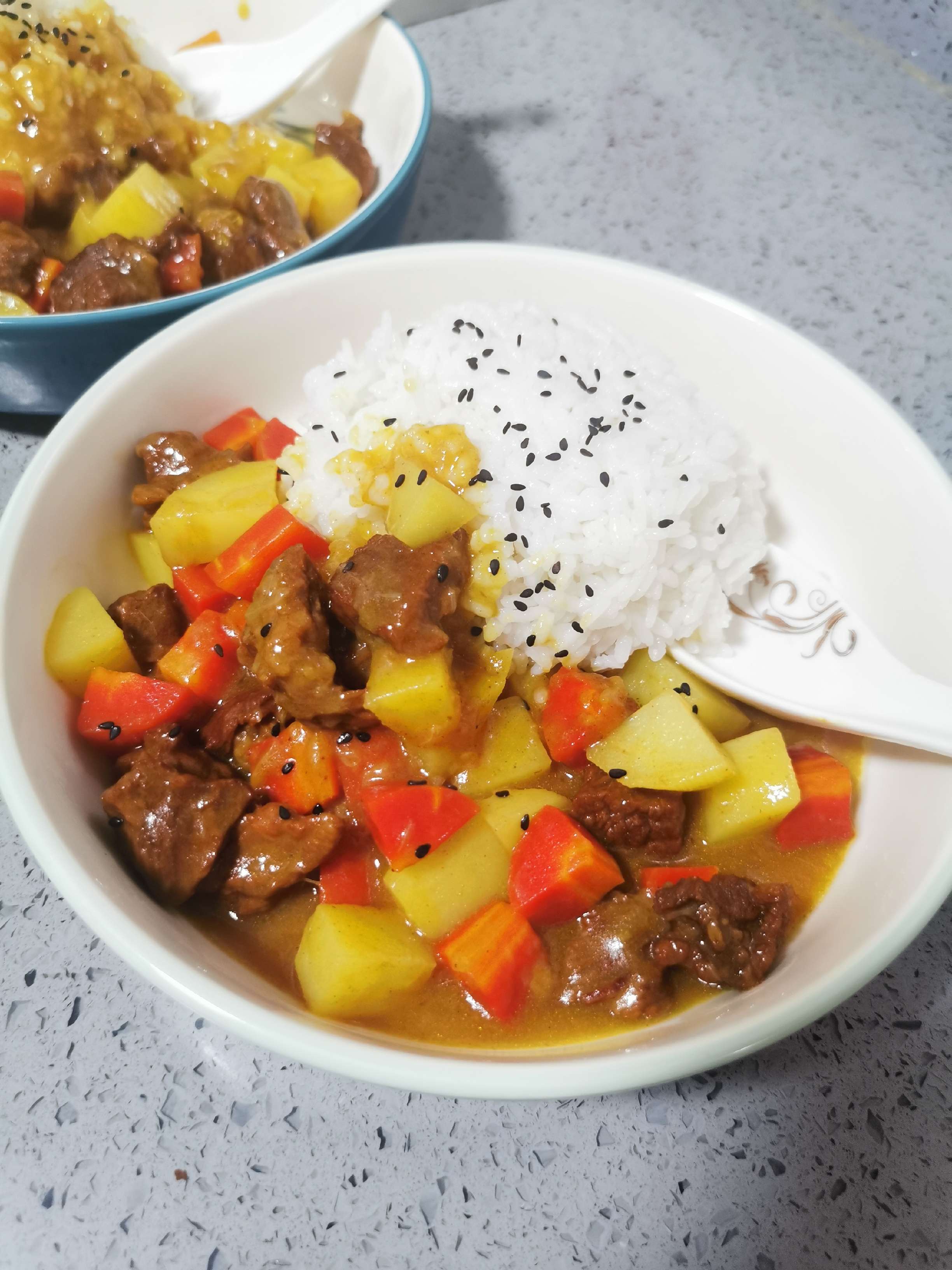 2塊咖喱就能搞定的美味，不需要其他調味品，兒子說比買的好吃多了的做法-咖喱味煮菜譜