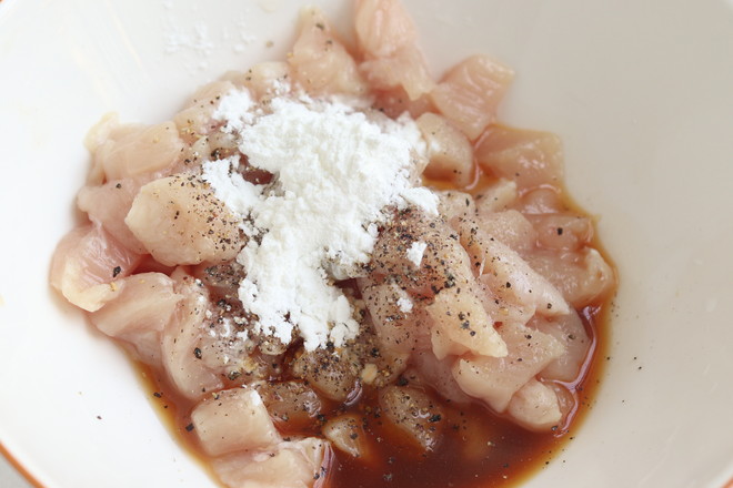 雞胸肉炒秋葵的做法-家常味炒菜譜