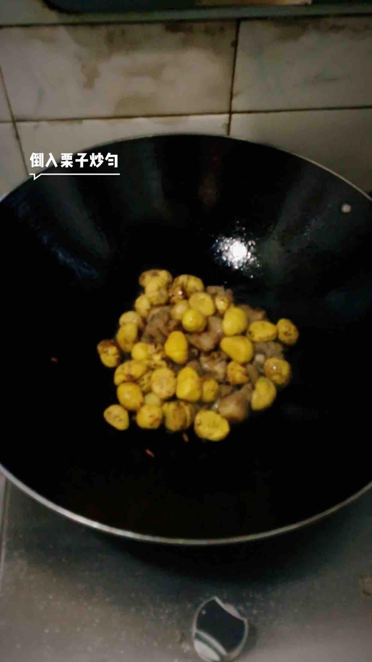 蔥香栗子雞的做法-蔥香味燒菜譜