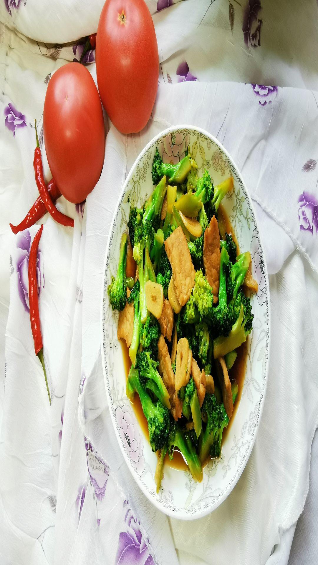 肉片炒西蘭花的做法-家常味炒菜譜