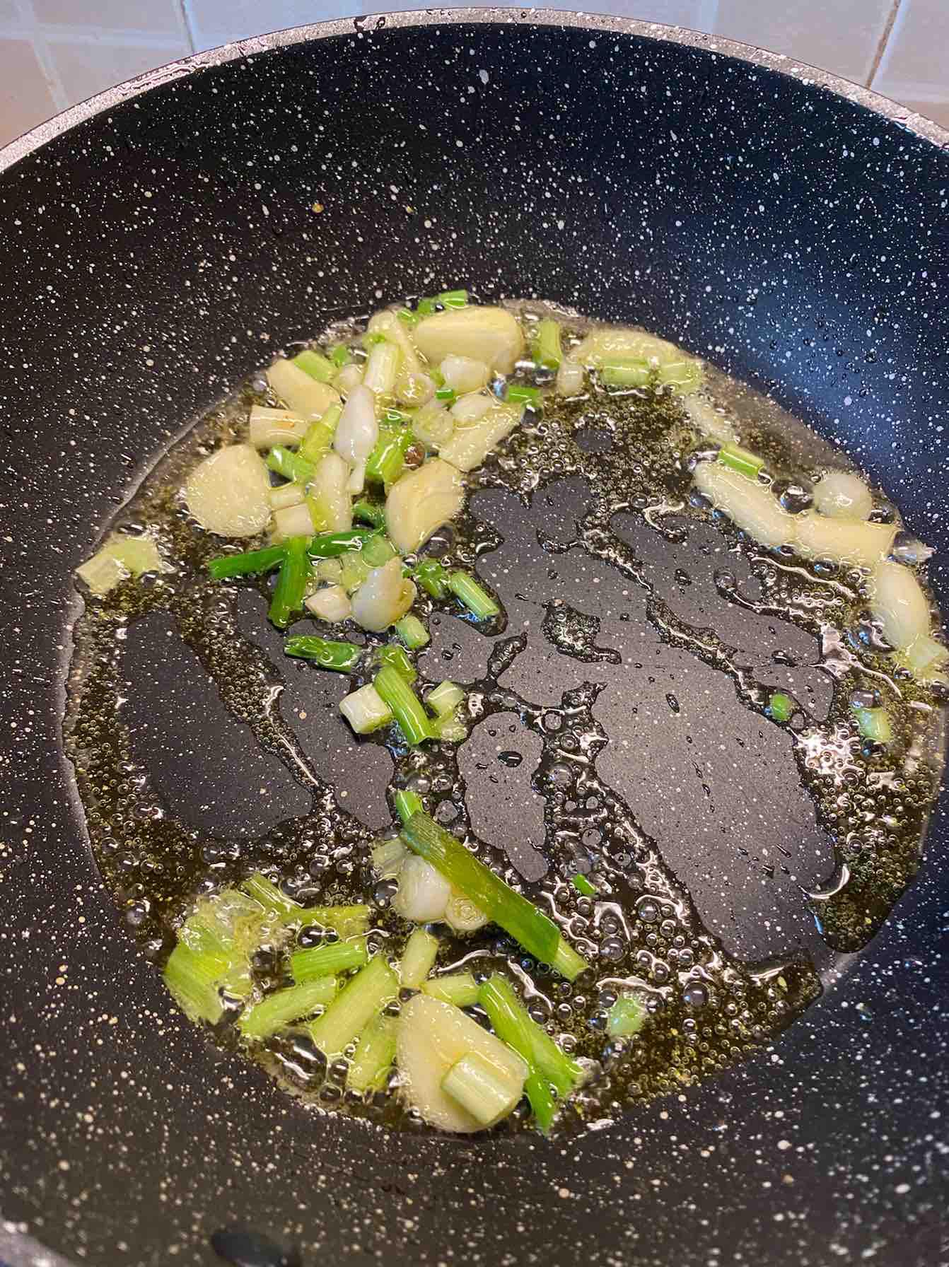 魚香茄子的做法-酸辣味炒菜譜