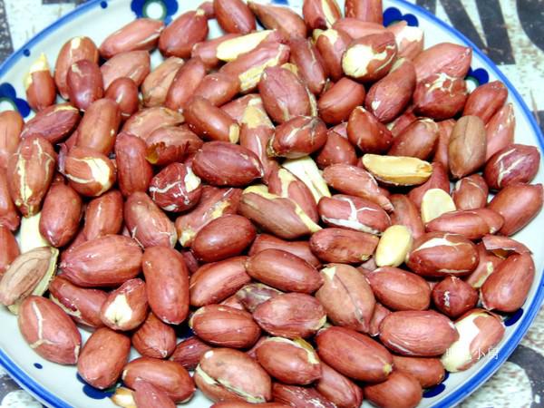 鹽焗花生的做法-家常味炒菜譜