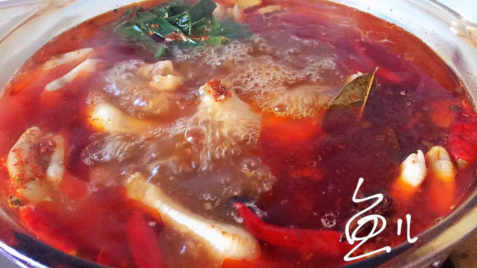 香辣鹵鴨掌的做法-香辣味煮菜譜