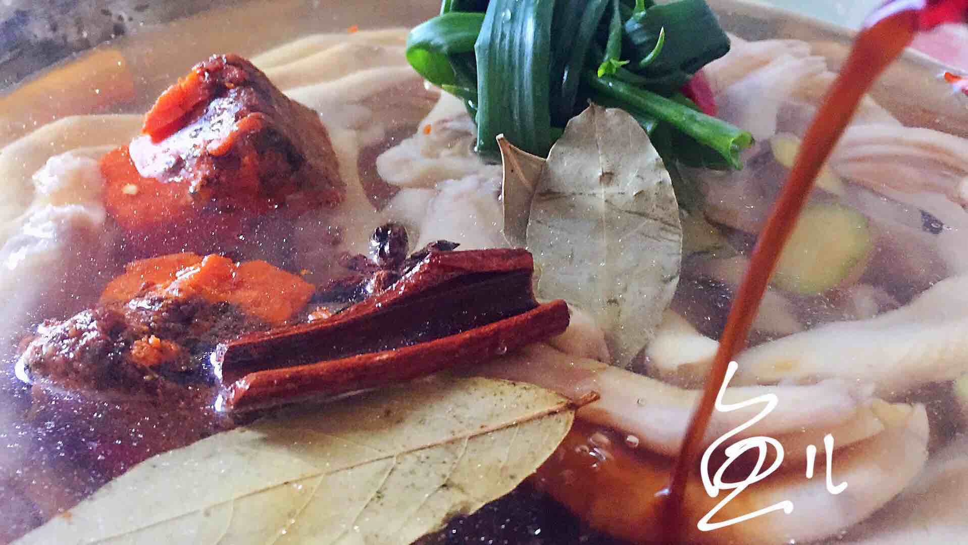 香辣鹵鴨掌的做法-香辣味煮菜譜