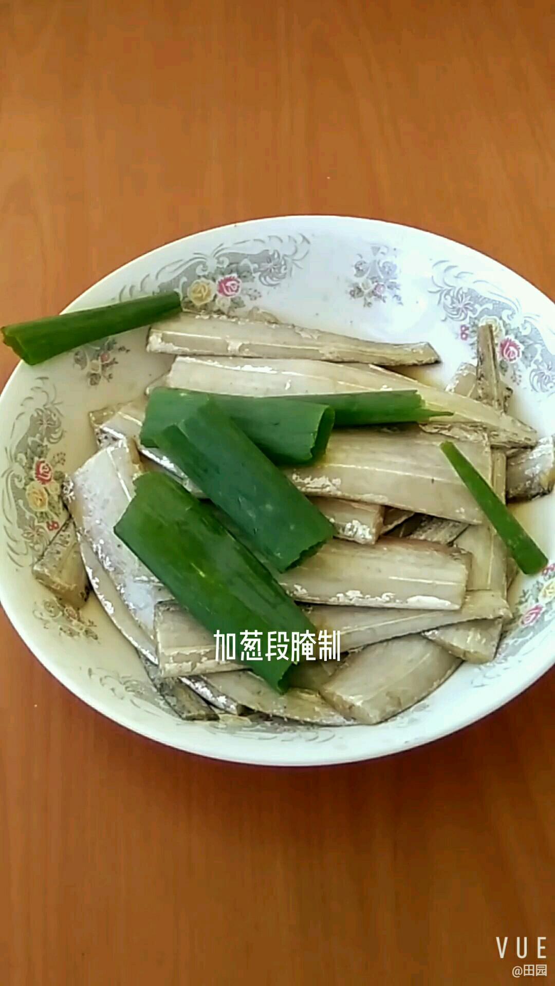 空氣炸鍋炸帶魚的做法-咸鮮味炸菜譜