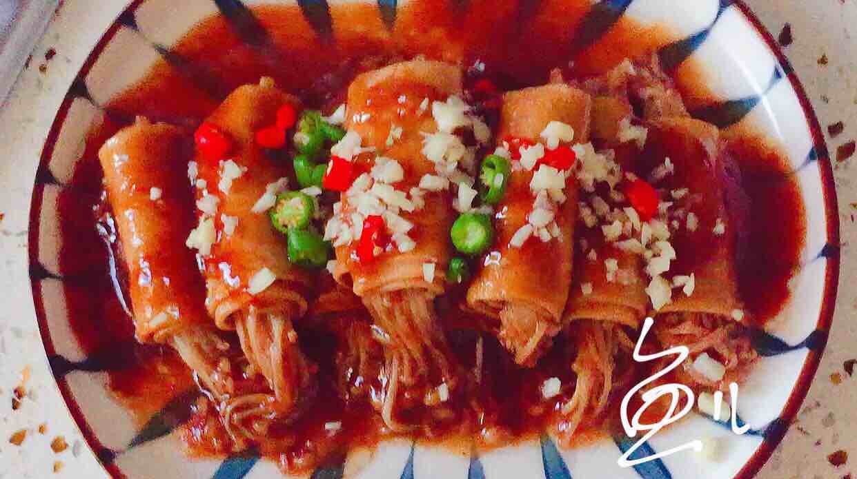 豆皮金針菇卷的做法-家常味煮菜譜