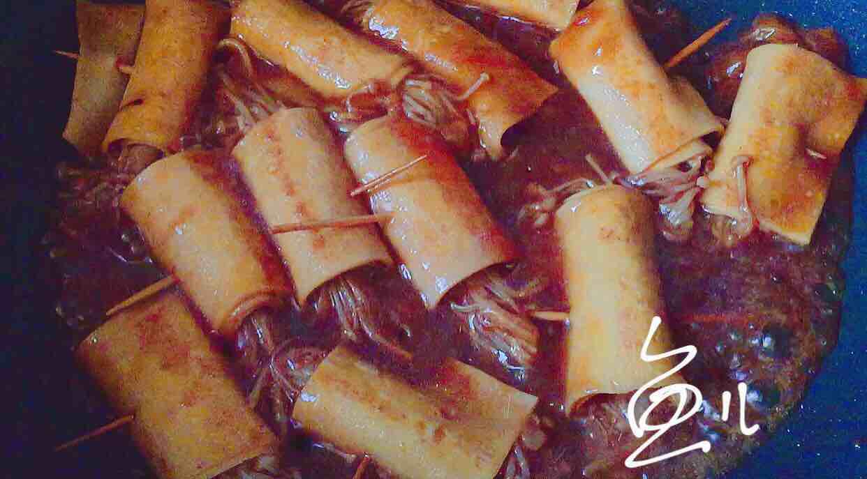 豆皮金針菇卷的做法-家常味煮菜譜