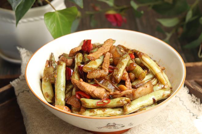 干煸四季豆燜肉的做法-家常味炒菜譜