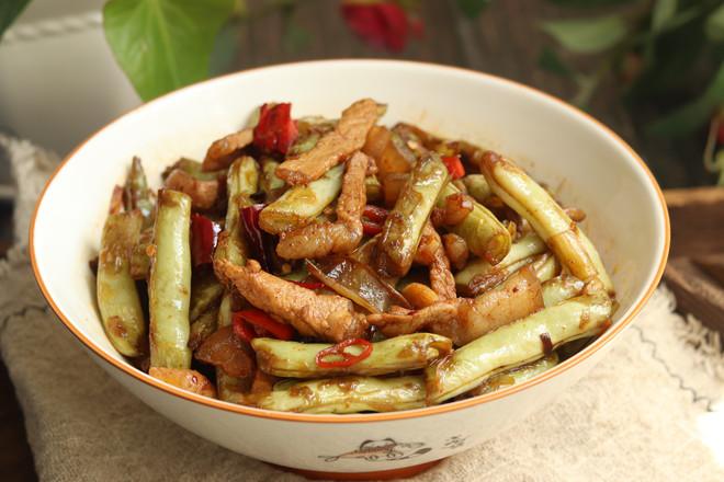 干煸四季豆燜肉的做法-家常味炒菜譜