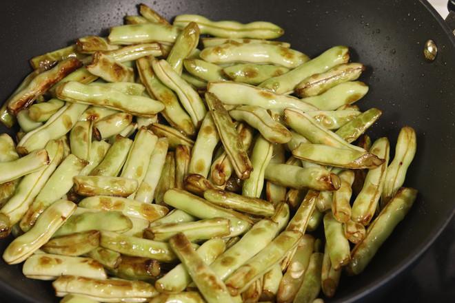 干煸四季豆燜肉的做法-家常味炒菜譜