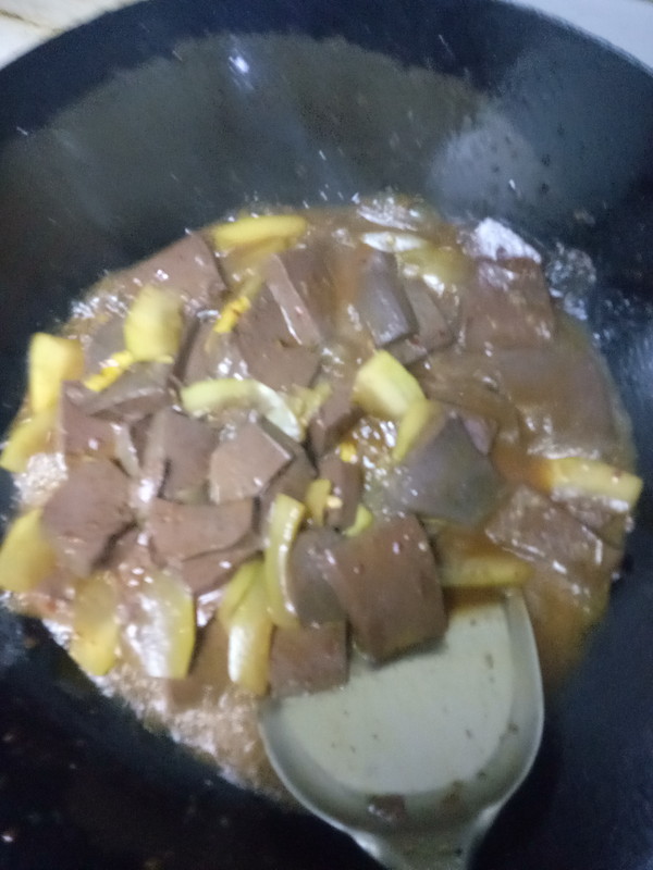 農(nóng)家葫蘆炒豬血的做法-家常味炒菜譜