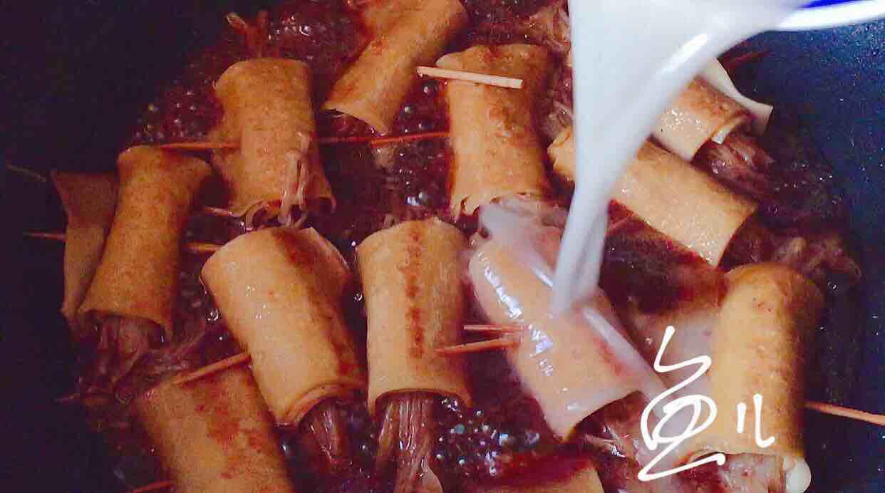 豆皮金針菇卷的做法-家常味煮菜譜