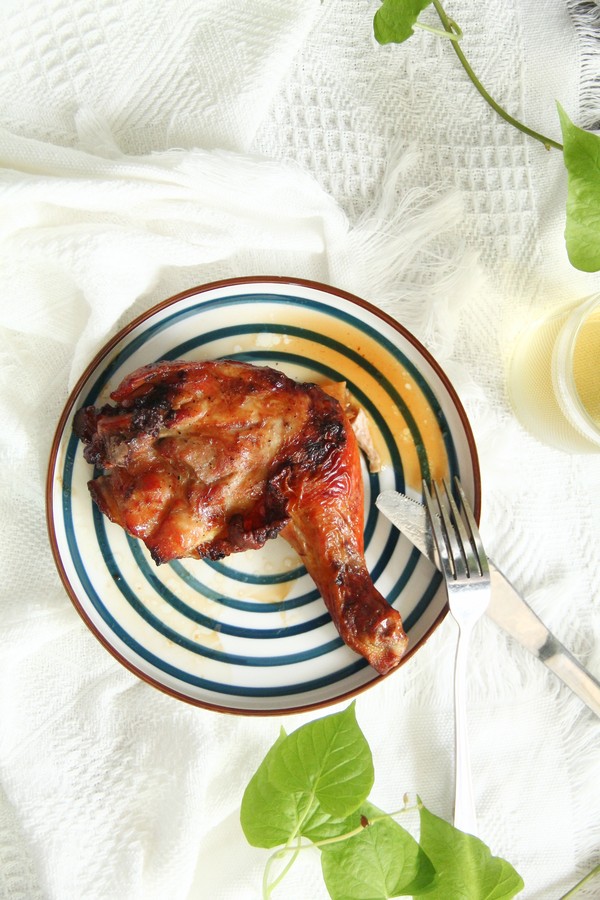 能烤掉好多油的空氣炸鍋烤雞腿，外脆里嫩的做法-咸鮮味烤菜譜