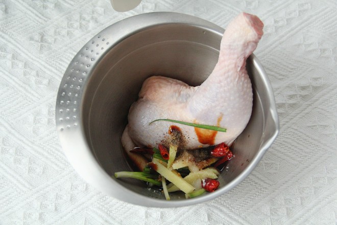 能烤掉好多油的空氣炸鍋烤雞腿，外脆里嫩的做法-咸鮮味烤菜譜