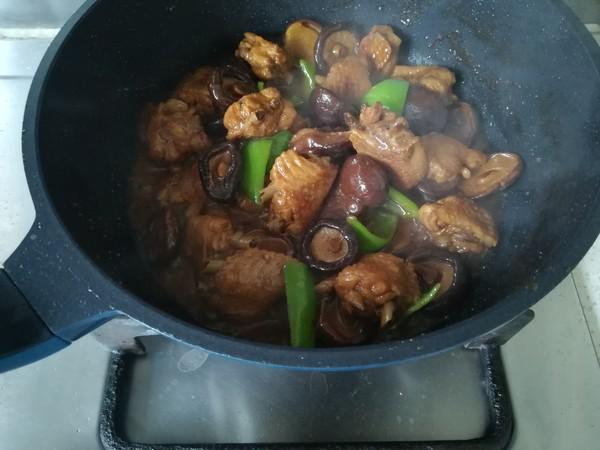 香菇雞翅的做法-家常味燉菜譜