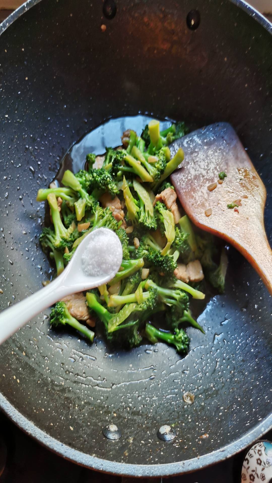 美味西蘭花的做法-家常味炒菜譜