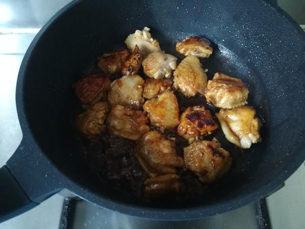 香菇雞翅的做法-家常味燉菜譜