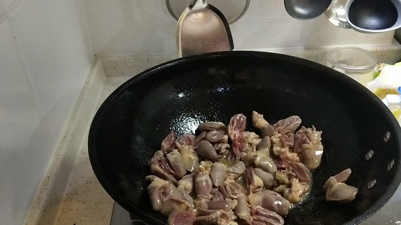 干香孜然雞心的做法-家常味炒菜譜