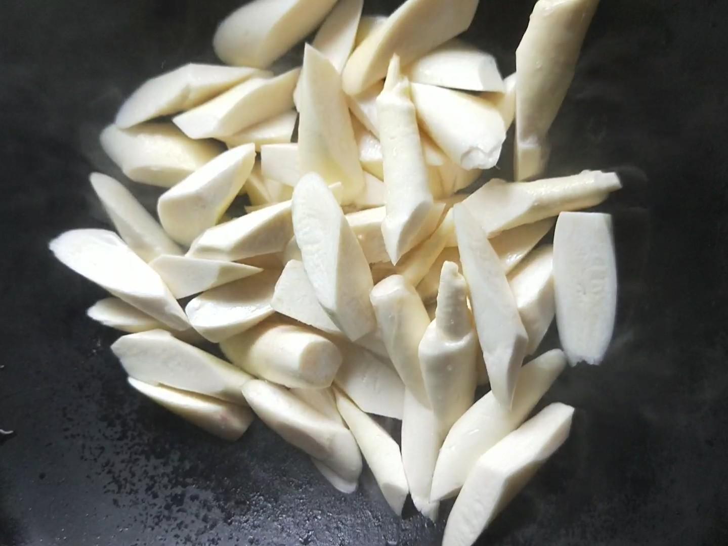 紅燒茭白的做法-咸鮮味燒菜譜