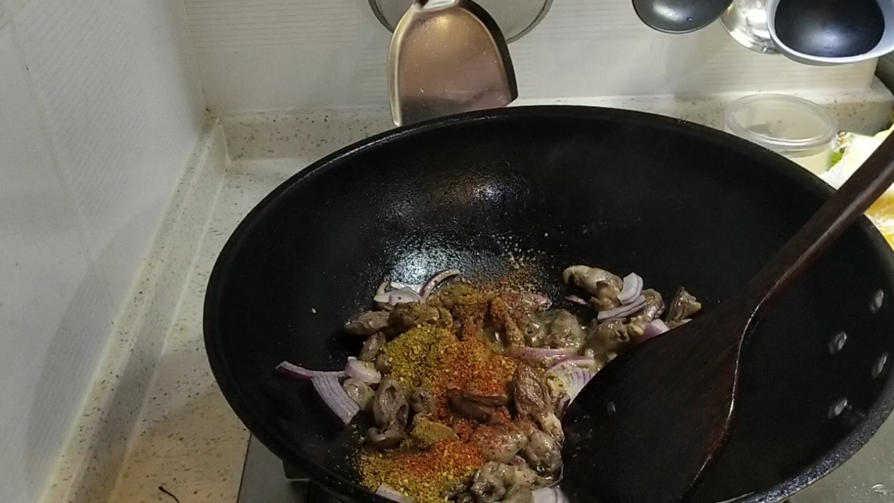 干香孜然雞心的做法-家常味炒菜譜