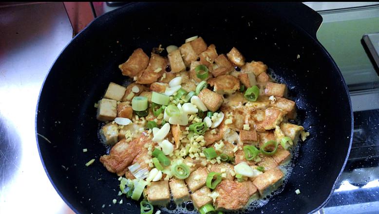 啤酒鵪鶉蛋燉豆腐的做法-家常味燉菜譜