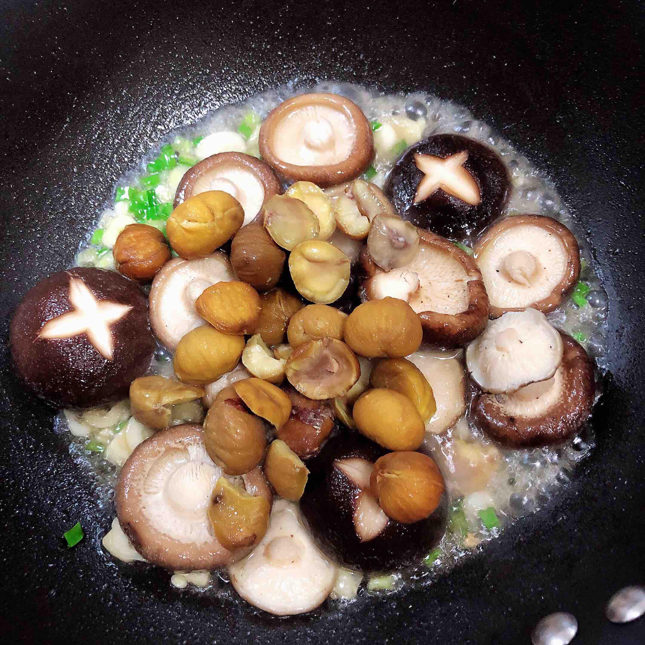 板栗香菇火腿（10分鐘快手菜）的做法-咸鮮味炒菜譜