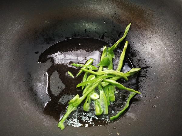 爆炒萵苣絲的做法-家常味炒菜譜