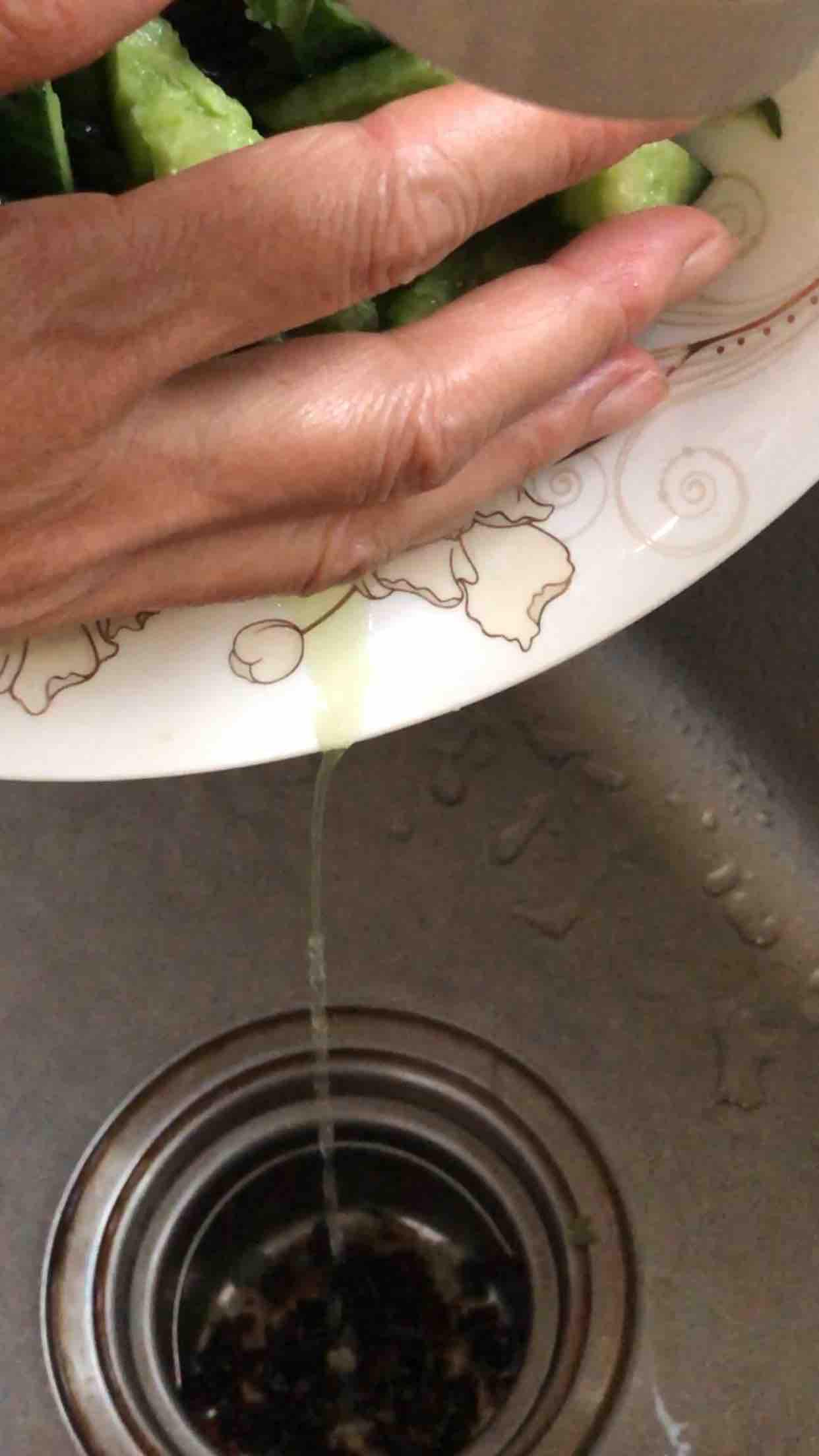 減脂就吃黃瓜木耳的做法-家常味拌菜譜