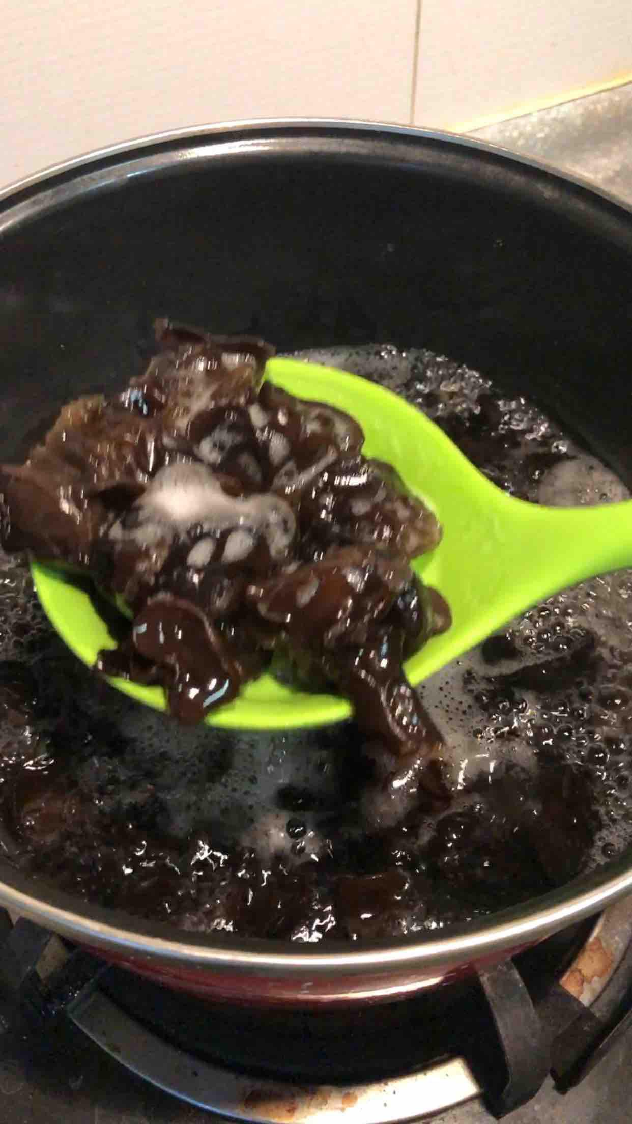 減脂就吃黃瓜木耳的做法-家常味拌菜譜