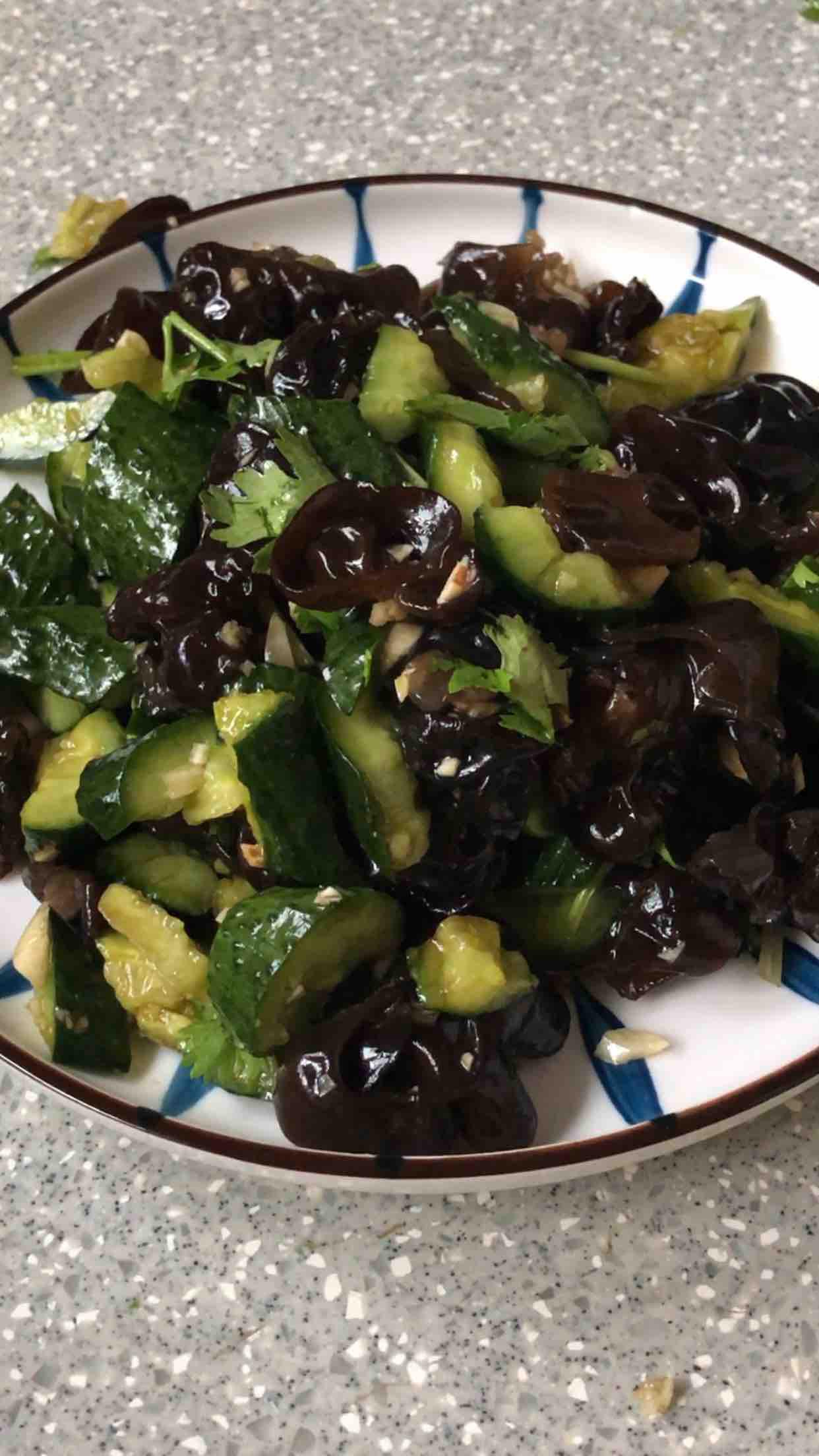減脂就吃黃瓜木耳的做法-家常味拌菜譜