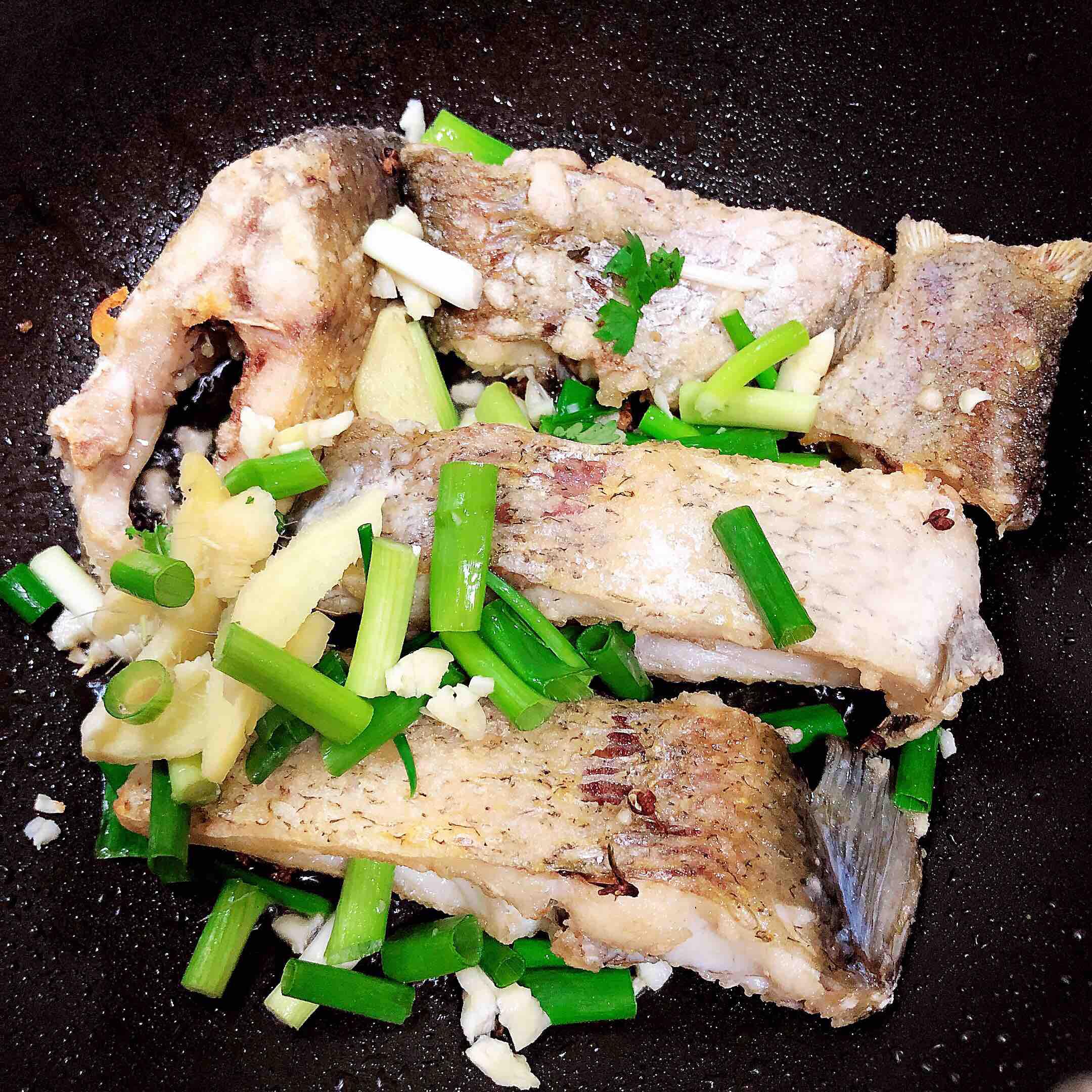 紅燒魚塊豆腐的做法-咸鮮味燉菜譜