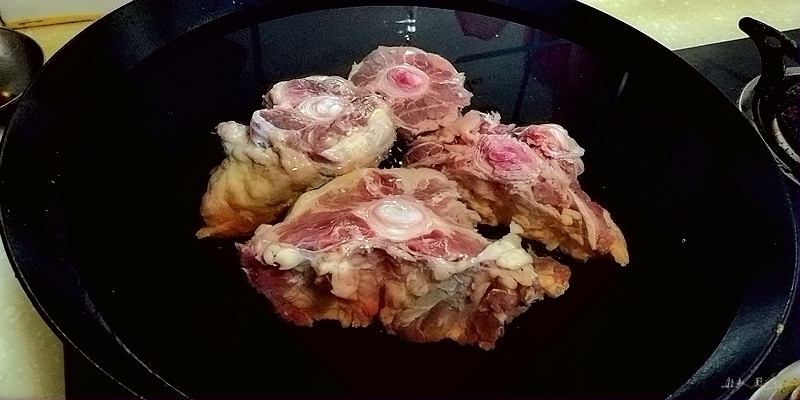 番茄牛尾湯的做法-酸甜味燉菜譜