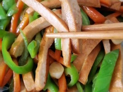 尖椒豆干的做法-家常味炒菜譜