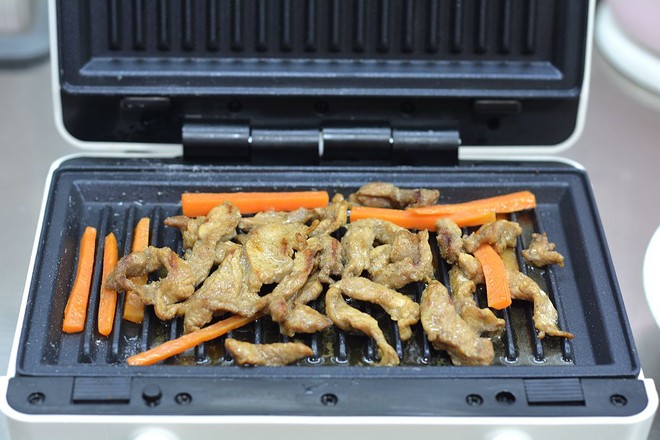 空心餅夾烤肉的做法-黑椒味烙菜譜