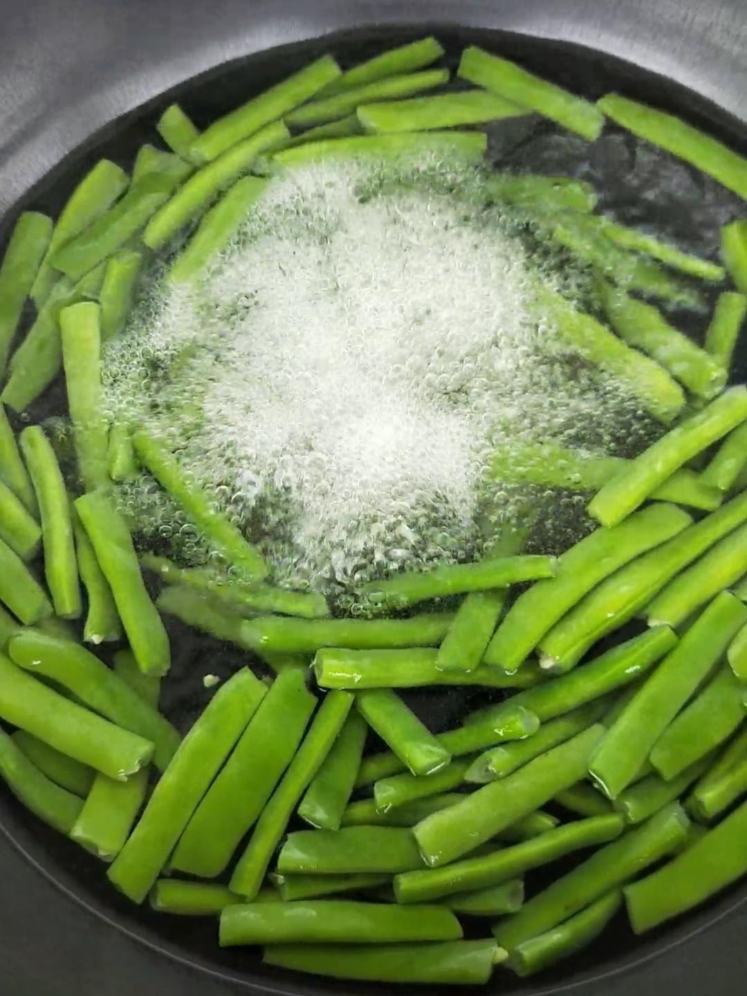 牛肉醬四季豆的做法-家常味炒菜譜