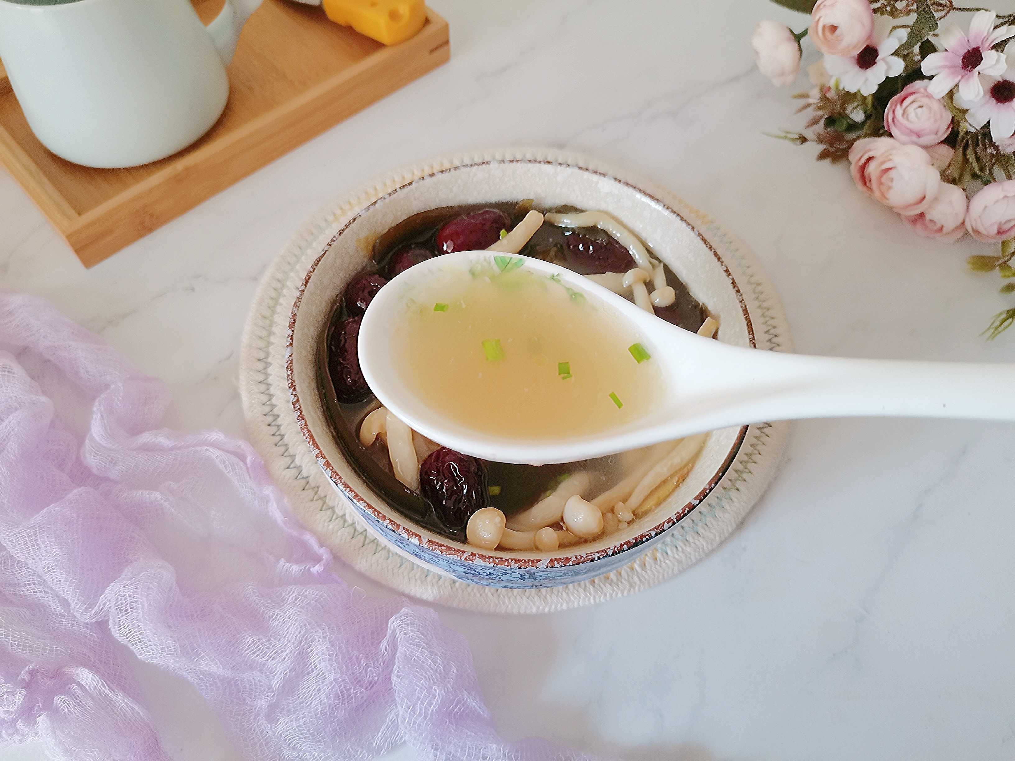 菌菇海帶燉鴨湯的做法-咸鮮味燉菜譜