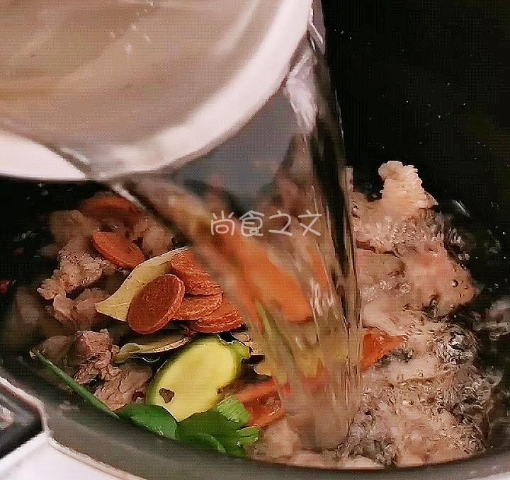 砂鍋番茄牛腩的做法-酸甜味燉菜譜