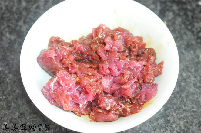 芹菜炒牛肉的做法-香辣味炒菜譜