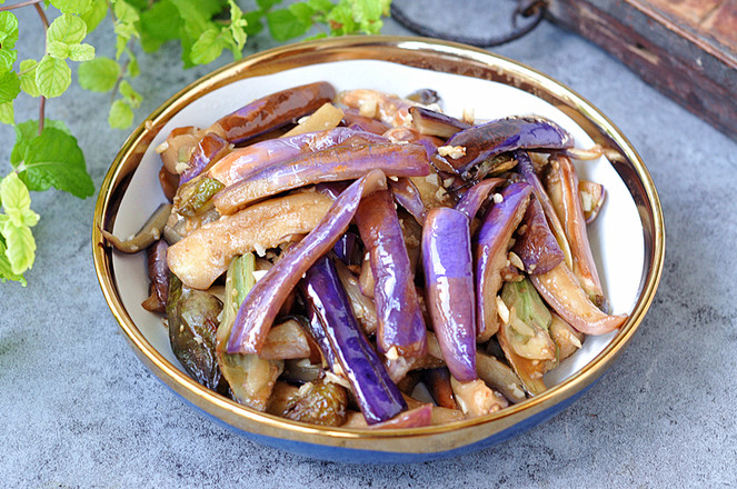 【蒜蓉爆香茄子】簡單、少油、不變色的下飯菜！的做法-蒜香味炒菜譜