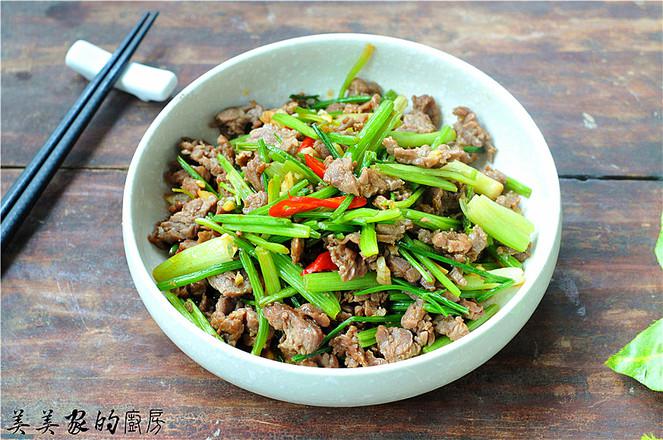 芹菜炒牛肉的做法-香辣味炒菜譜