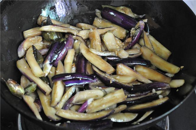 【蒜蓉爆香茄子】簡單、少油、不變色的下飯菜！的做法-蒜香味炒菜譜