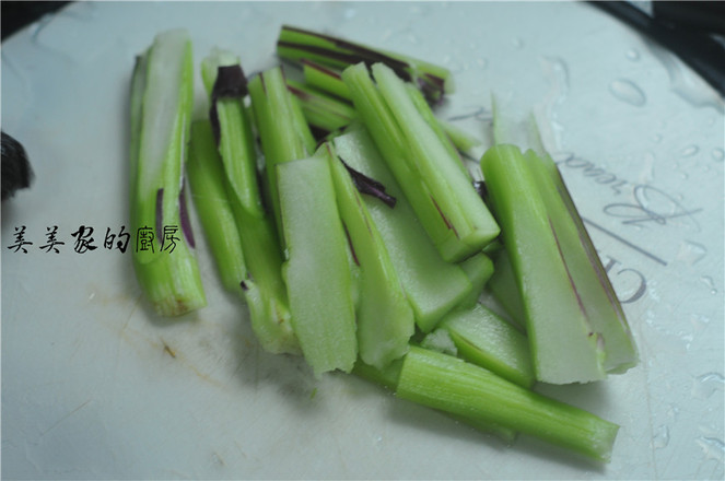 紅菜薹炒豬血丸子的做法-咸鮮味炒菜譜