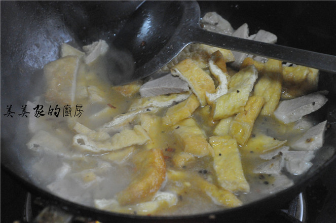 回鍋油豆腐燒肉的做法-家常味燒菜譜