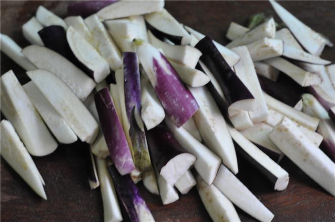 【蒜蓉爆香茄子】簡單、少油、不變色的下飯菜！的做法-蒜香味炒菜譜