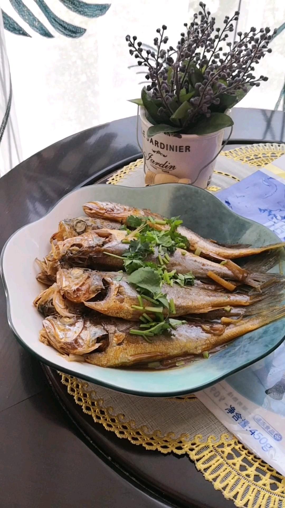 紅燒小黃魚的做法-咸鮮味燒菜譜